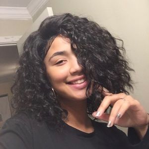 Meet your Posher, Alana